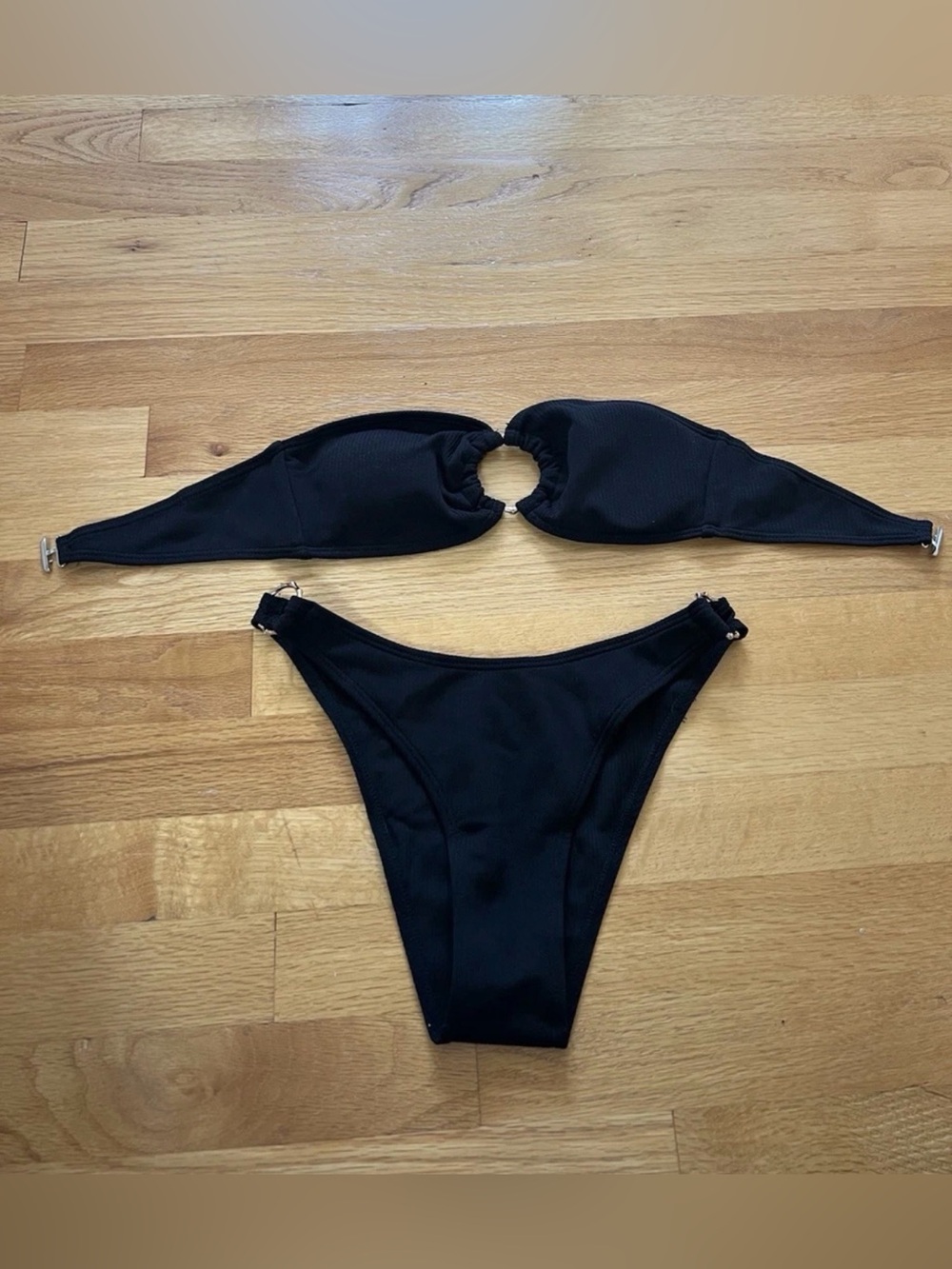 Women’s Black Ribbed Strapless Padded Bikini Gold Accent Size Small